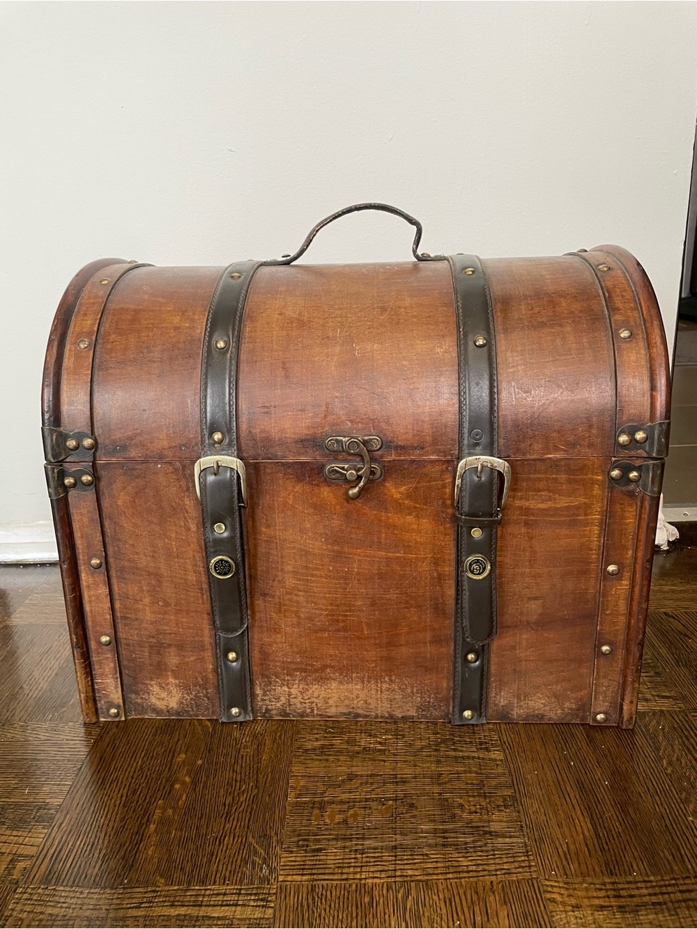 Vintage-Style Brown Wooden Trunk with Dark Brown Leather Straps
